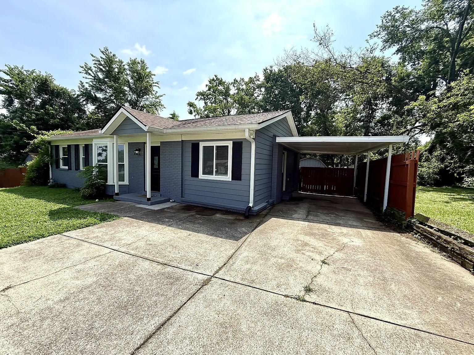 3 bed, 2.0 bath, 1222 sqft, $2,500 — Photo 3