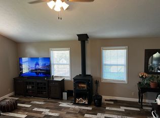 699 Old Mill Run NE, Linton, IN 47441
