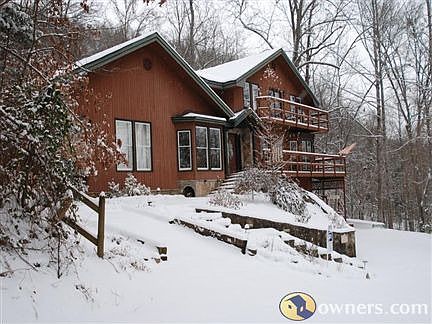 Lakehouse in the Snow