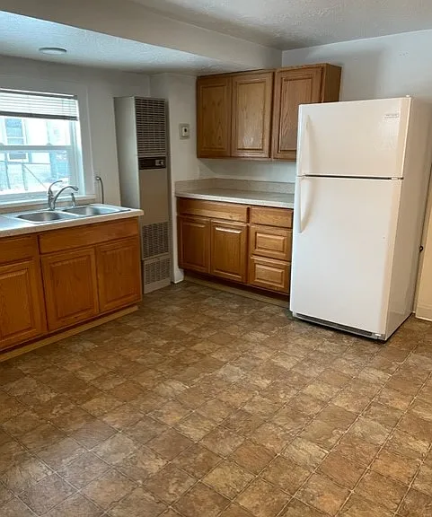 935 Worden Ave #1 — Photo 5