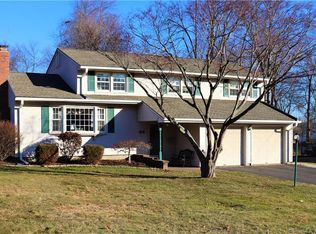 84 Pheasant Run, Newington, CT 06111