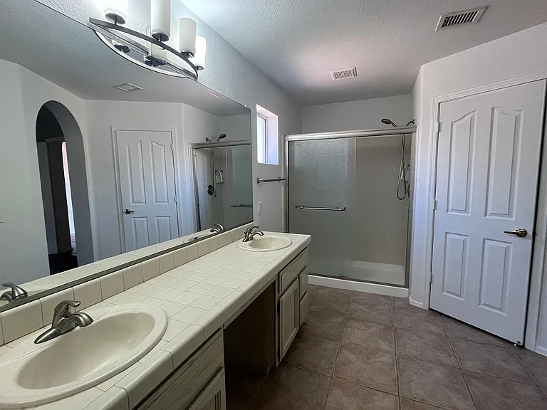 10302 E Coopers Hawk Dr — Photo 10