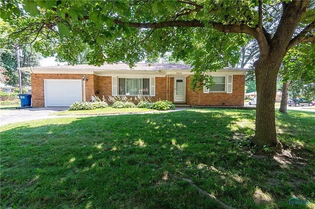 4404 Stannard Dr photo 1