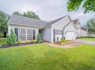 823 Clearbrook Rd, Matthews, NC 28105