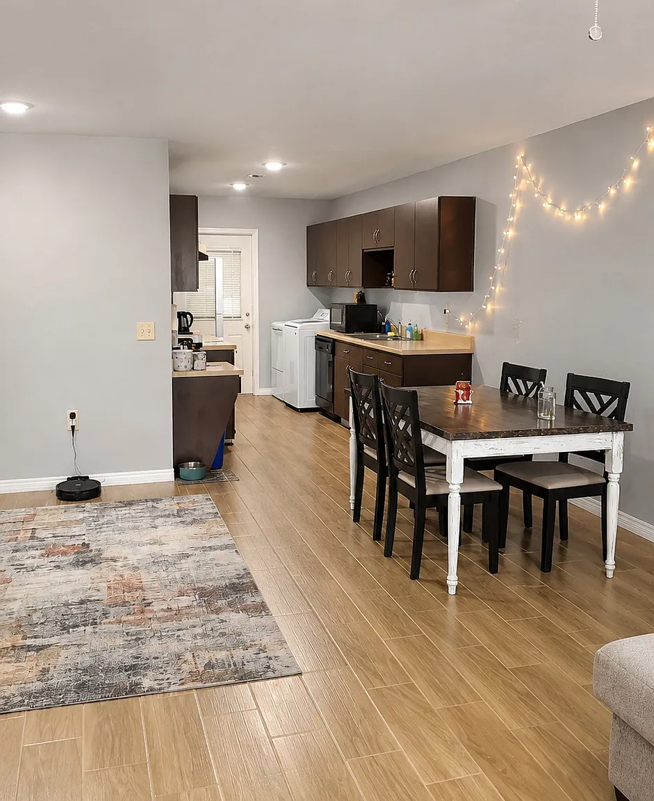 2 bed, 1073 sqft, $1,450 — Photo 2