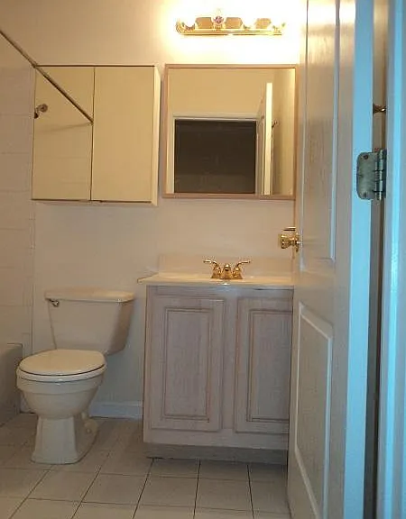 Full Bath - 1st View