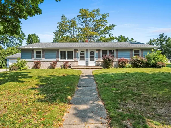 2255 Deer Trl, Green Bay, WI 54302