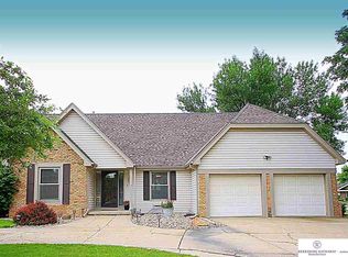 12524 Southdale Dr, Omaha, NE 68137