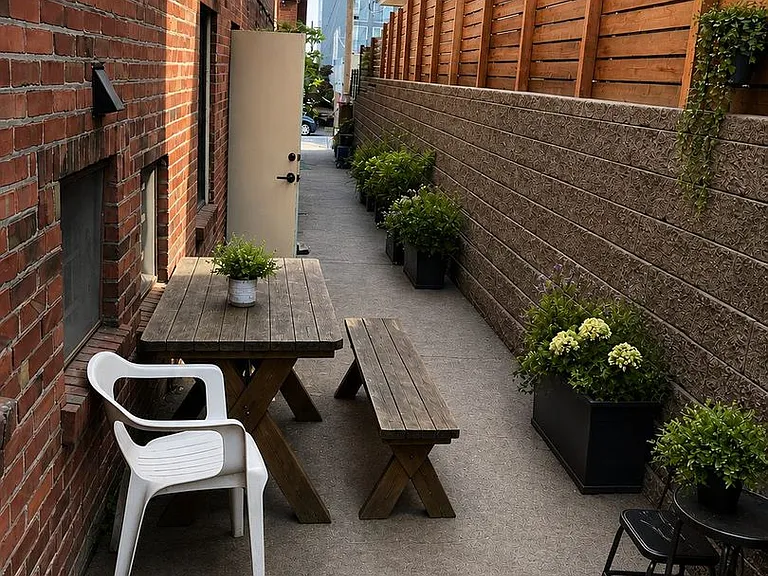 Preston Apartments — Photo 16