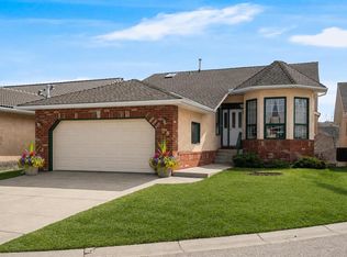 58 NW Evergreen Bay SW, Calgary, AB T2Y 3E9