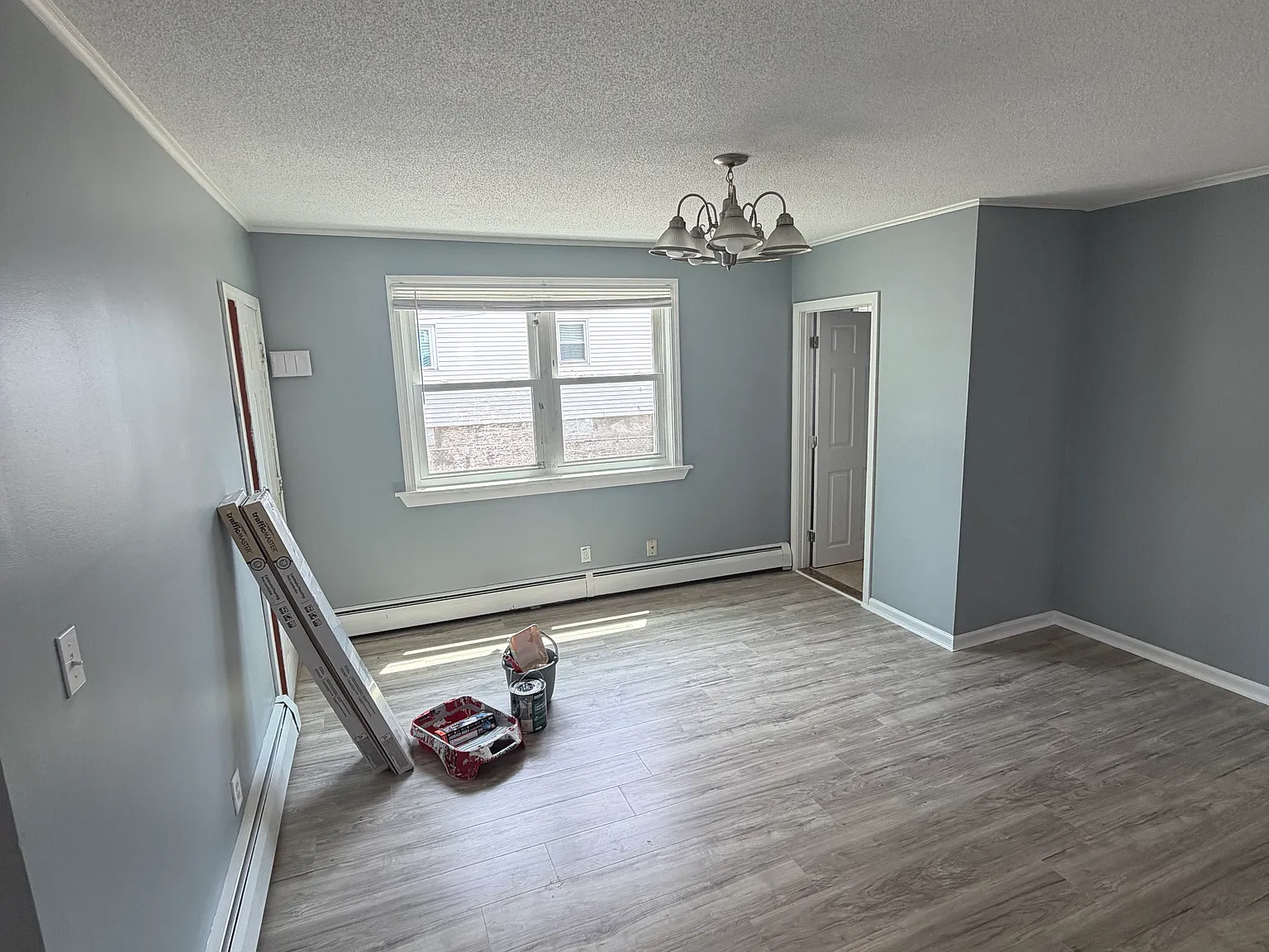 3 bed, 1350 sqft, $2,000 — Photo 4