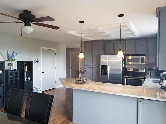 3rd image of 3410 Meadow Wood Dr