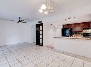 5653 Blueberry Ct, Lauderhill, FL 33313