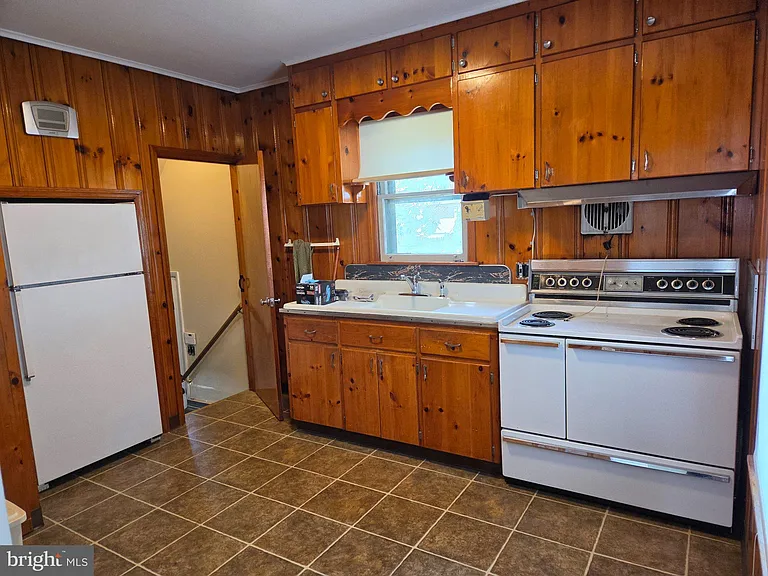 14 E Evesham Rd — Photo 4