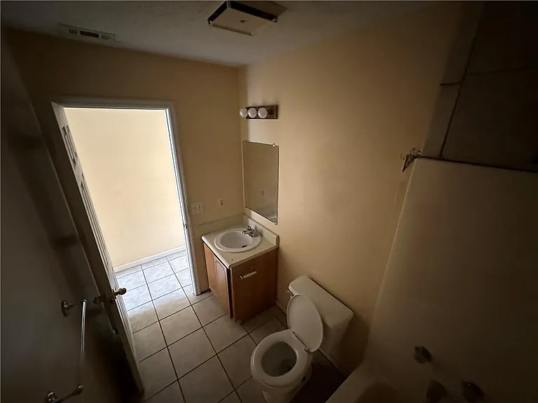 890 E Cherry St #104 — Photo 10