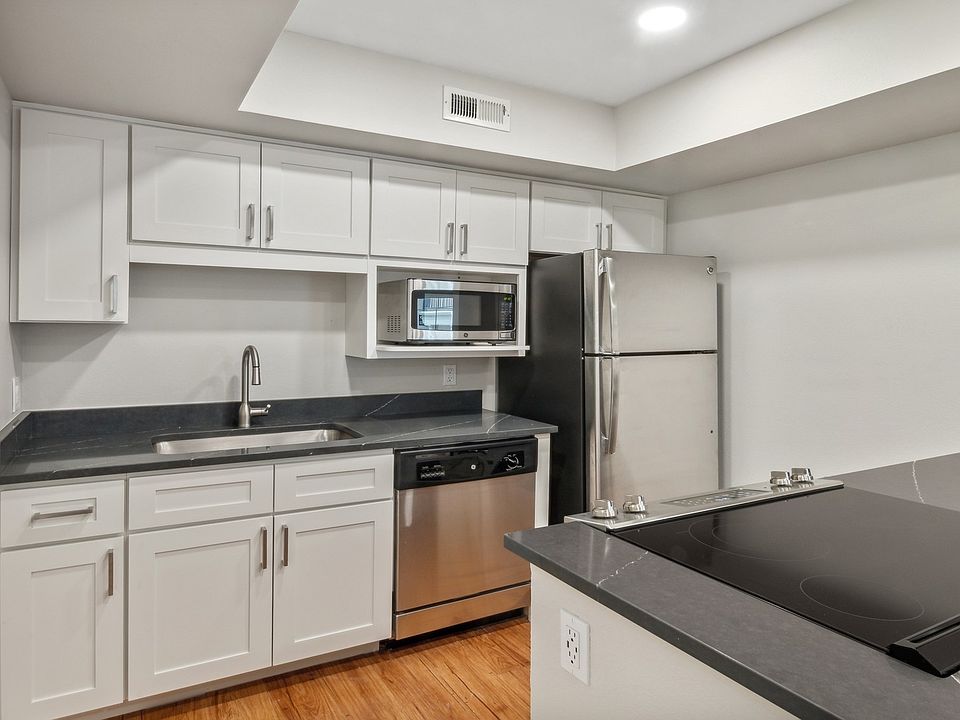 Brand-new kitchens with premium finishes are available. Ask the leasing team for more details.