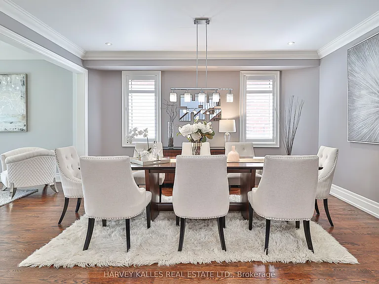 44 Churchill Ave — Photo 8