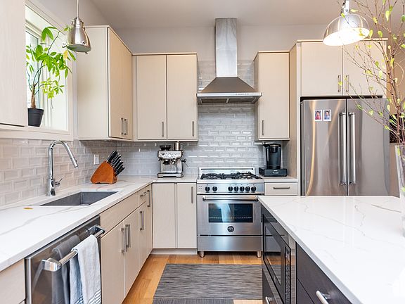 5th image of 3049 N Clybourn Ave #2