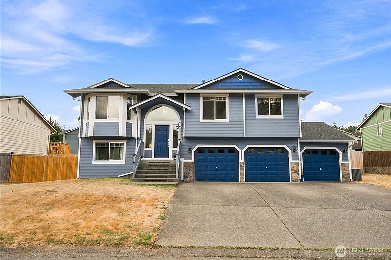 2nd image of 2902 162nd Street E