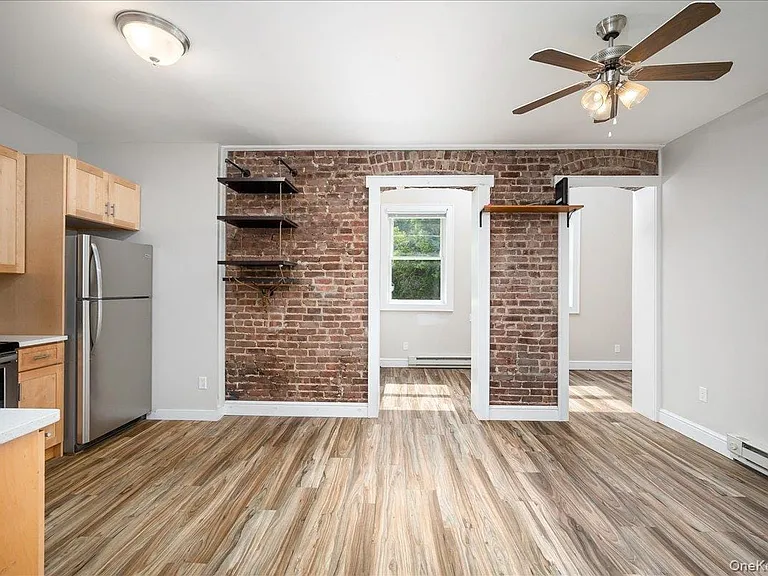 548 Warburton Ave #2R — Photo 3