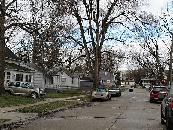 5th image of 7028 Meadow Ave
