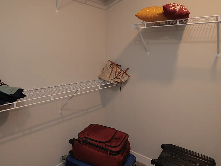 Master Bedroom Walk In Closet