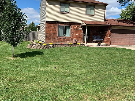 2nd image of 27425 Bertrand Dr