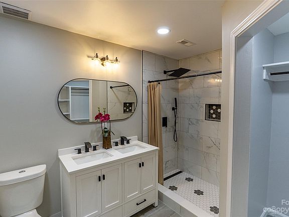4th image of 6518 Doubletree Dr