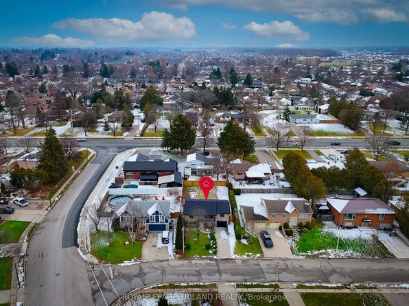 32 Parish St, Saint Thomas, ON N5R 4W8