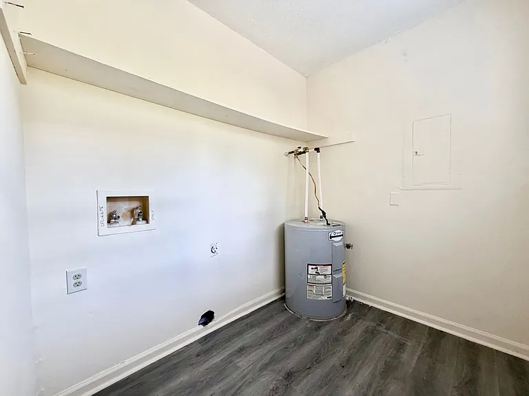 725 N Privette St — Photo 7