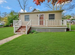 9 Shamrock Rd, Rocky Point, NY 11778