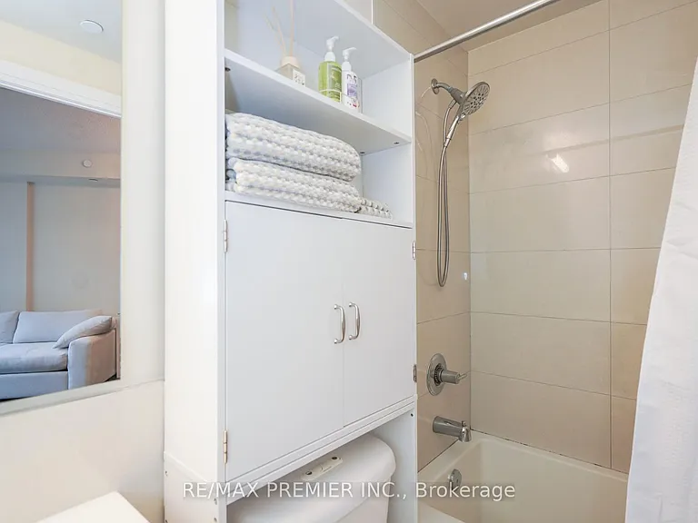 2 Old Mill Dr #303 — Photo 18