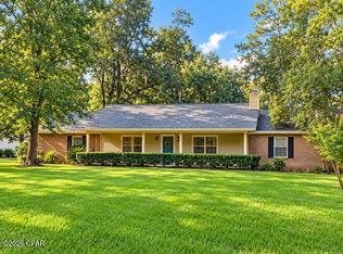 4662 The Oaks Dr, Marianna, FL 32446