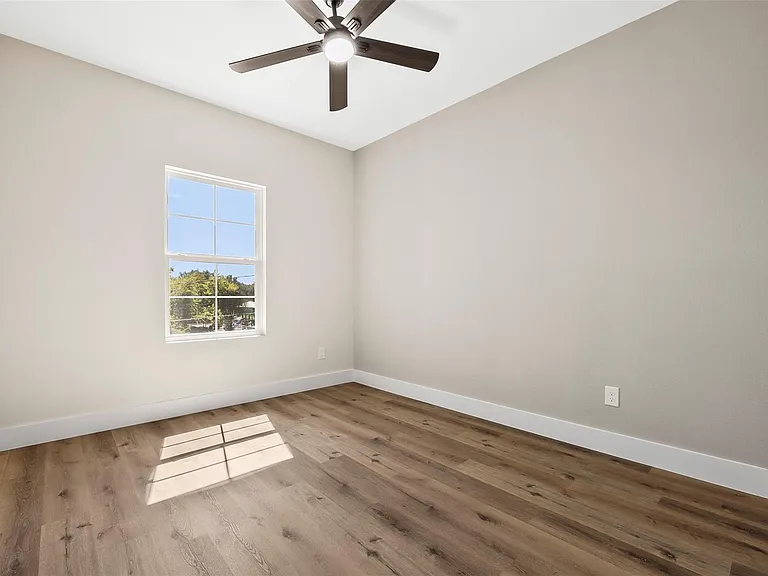 5949 Collingsworth St — Photo 21