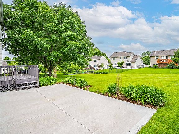 4th image of 9032 Telford Cir