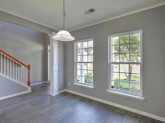 4th image of 3009 Ellington Dr