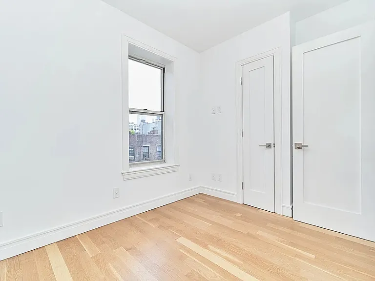 42 Grove St #5E — Photo 9