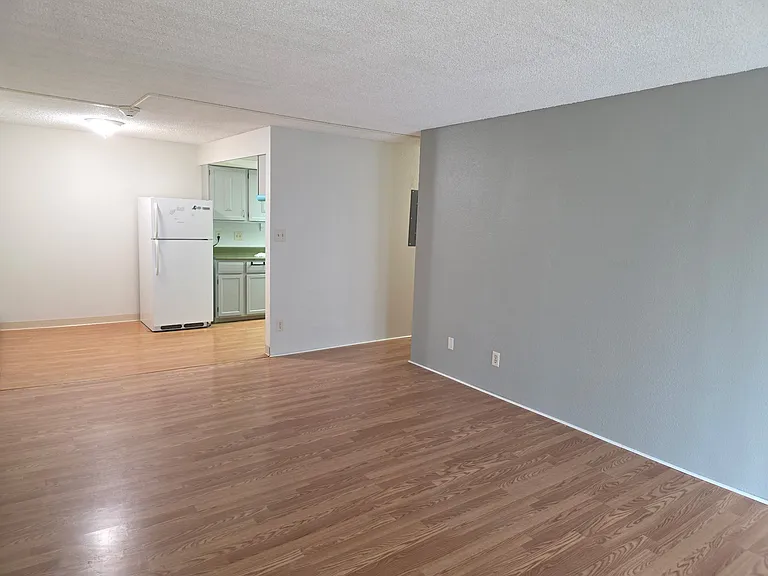 1300 Golden Cir #1-210 — Photo 5