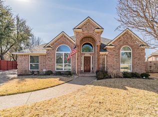 3108 Creekwood Ct, Bedford, TX 76021