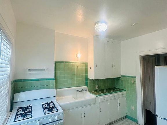 5th image of 425 3rd St N #5