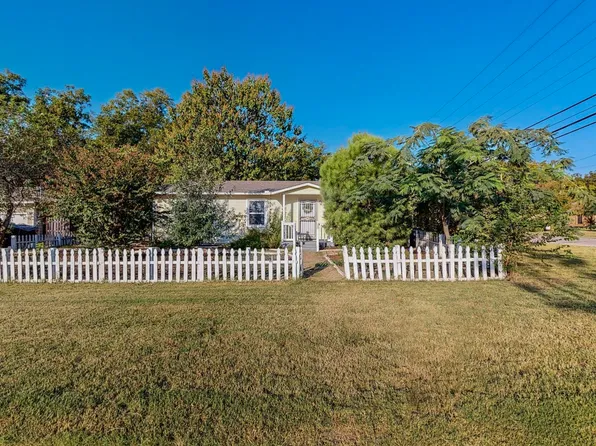 700 Broadway Ave, Euless, TX 76040