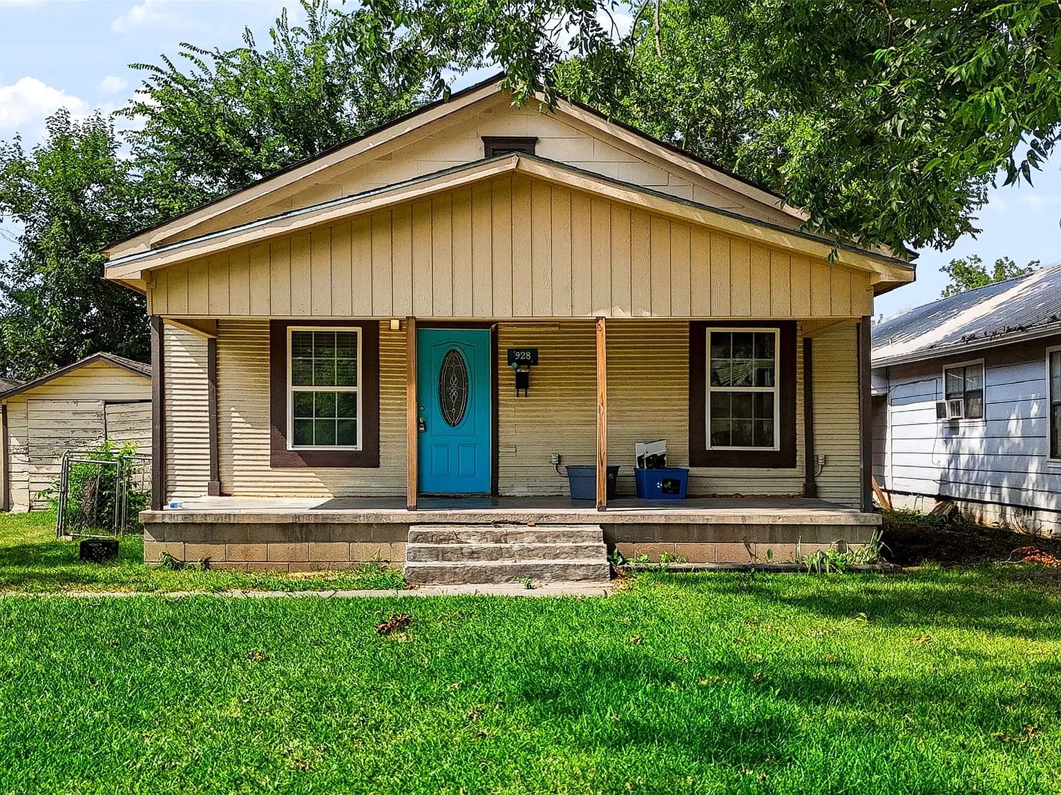 3 bed, 1.0 bath, 1148 sqft, $950 — Photo 1