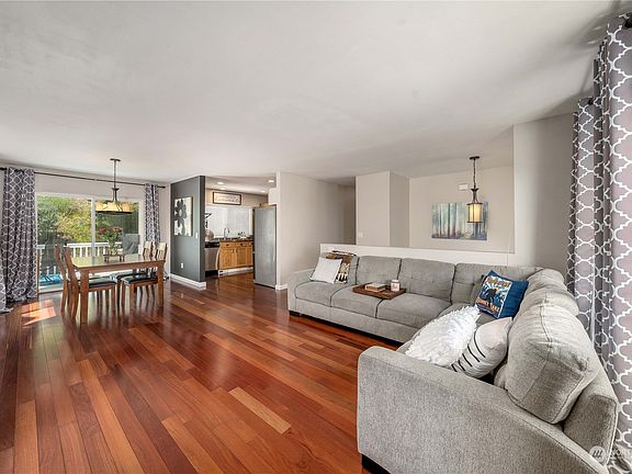 5th image of 8411 181st Avenue E
