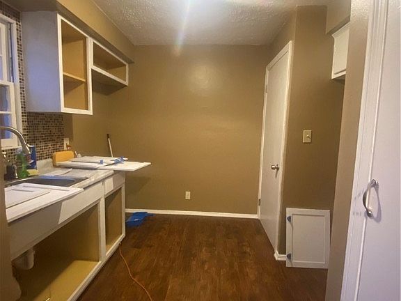 2nd image of 4661 E 88th St