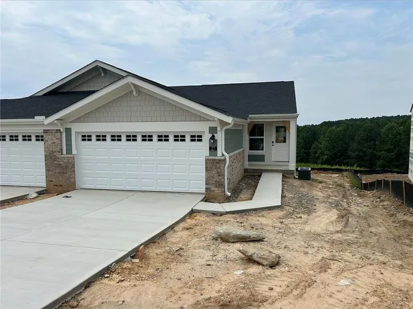 27 Village Dr #B, Dawsonville, GA 30534