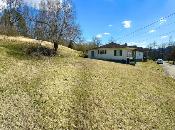 515 George St, Irvine, KY 40336