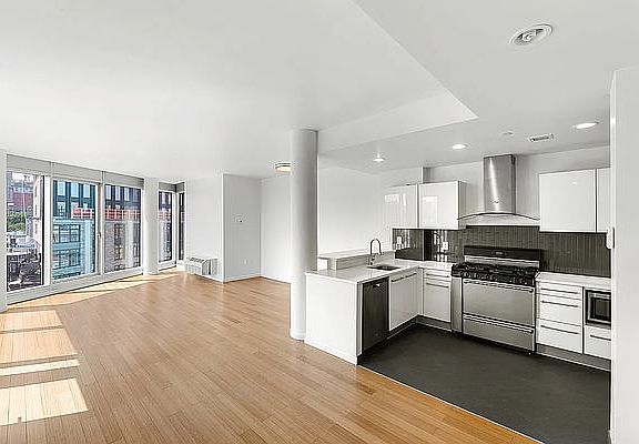 4th image of 220 Saint Nicholas Ave APT 7A