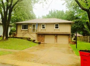 4001 S Maybrook Ave, Independence, MO 64055