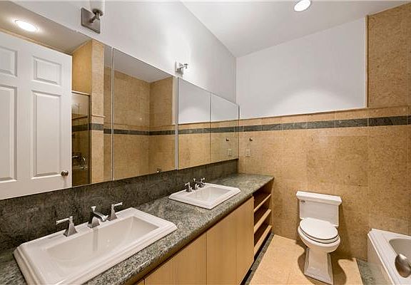 5th image of 859 Broadway Fl 3