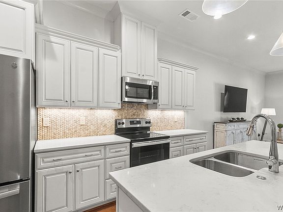 4th image of 2206 11th St #3